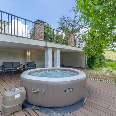 Anna In Monferrato 로시냐노몬페라토